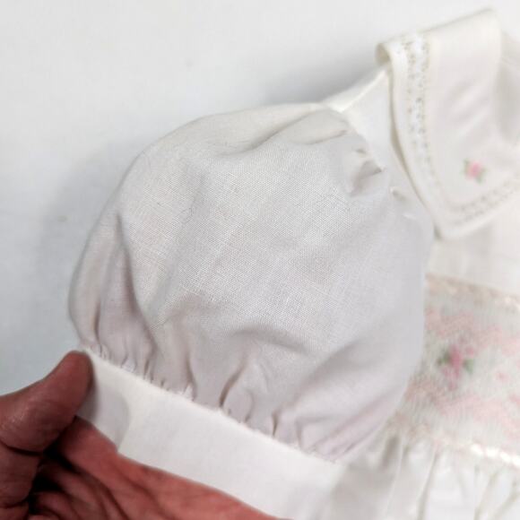 Vtg Carriage Boutiques Dress Girls Sz 18m Smocked White Dainty Spring Heirloom - Picture 6 of 8
